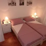 Apartments Feel Center