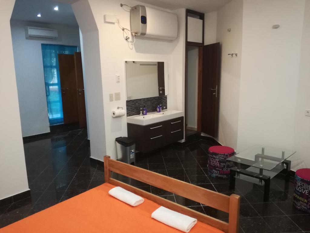 Feel Center Apartman *